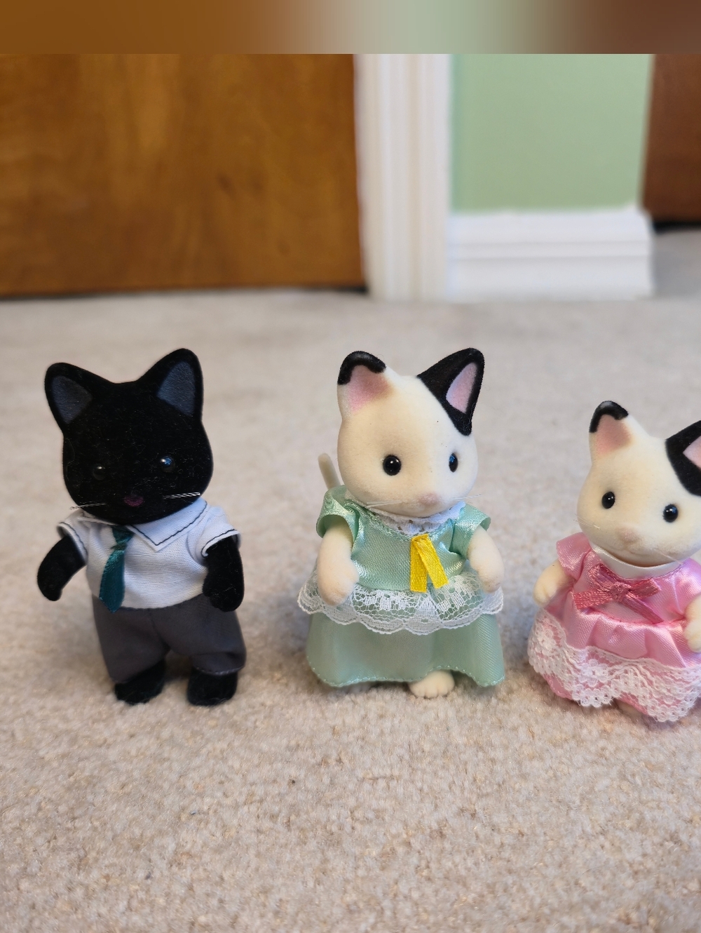 Calico Critters Tuxedo Cat Family Lot of 3 Figures Sylvanian